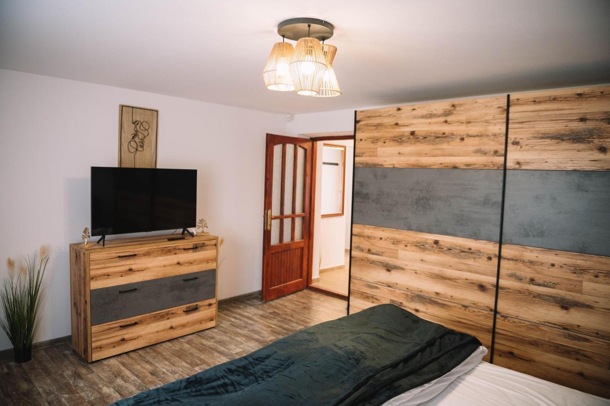 Villa Casa Vatra Sinteului - Cu Sala De Evenimente De Capacitate Mare - Se Inchiriaza Integral à Socet Extérieur photo
